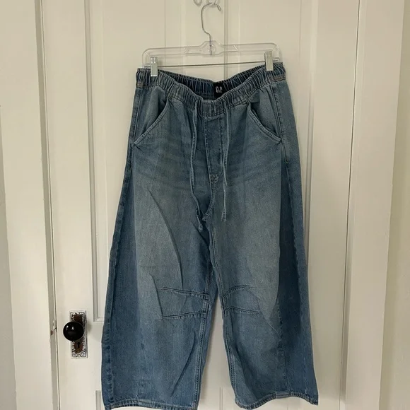 Gap Petite Ultra Soft Horseshoe Jeans - Picture 6 of 7